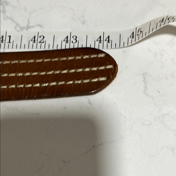 Classic Brown Leather Belt with Contrast Stitching - Picture 4 of 5